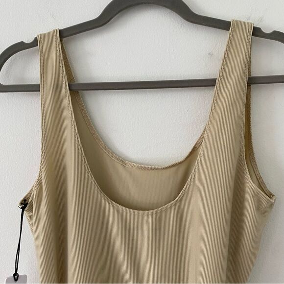 WeWoreWhat Scoop Ribbed Bodysuit Gold Chain Belt Khaki L Large NWOT - Picture 7 of 9